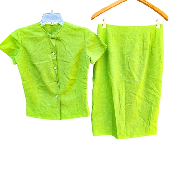 Lime Green Two-Piece Skirt Set Size S - Picture 1 of 12